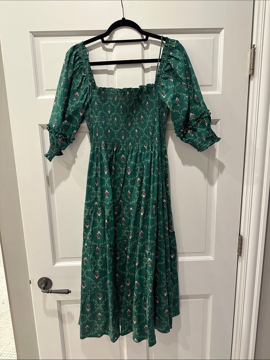 Hill House Dresses & Skirts - Hill house Green Floral Puff Sleeve Midi Dress